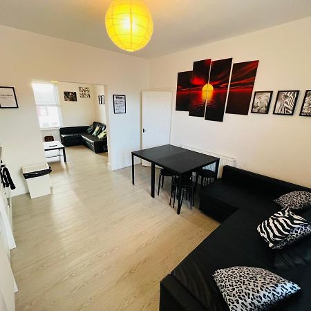 Safari Apartment, Free Parking, 10Min Walk To Blackpool Tower, Sleeps 12 Exterior photo