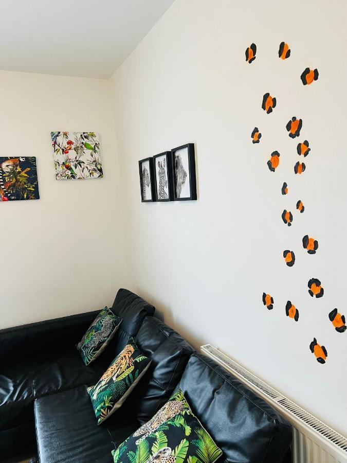 Safari Apartment, Free Parking, 10Min Walk To Blackpool Tower, Sleeps 12 Exterior photo